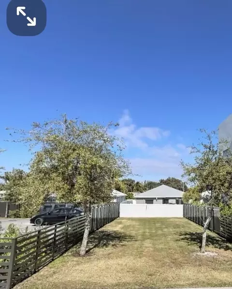 514 Foster Rd, Hallandale Beach, FL 33009