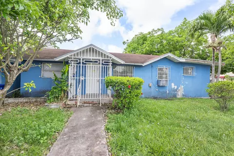 2476 NW 15th St, Miami, FL 33125