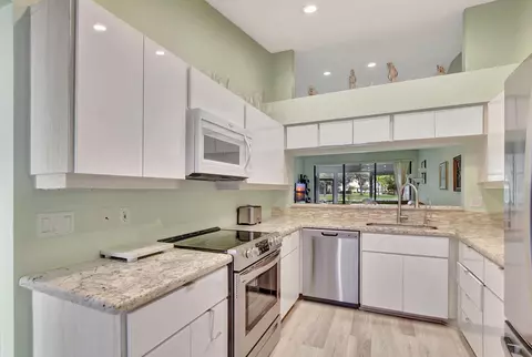 5289 Fairway Woods Dr #2913, Delray Beach, FL 33484