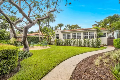 1219 N Lakeside Dr, Lake Worth Beach, FL 33460