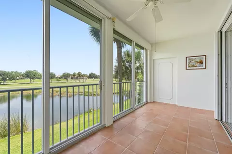 4775 S Harbor Dr #201, Vero Beach, FL 32967