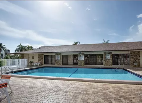 414 SE 10th St #107, Dania Beach, FL 33004