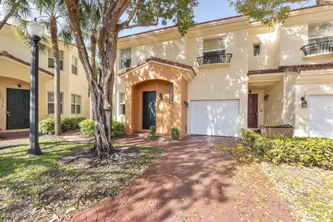 2968 Deer Creek Country Club Blvd, Deerfield Beach, FL 33442