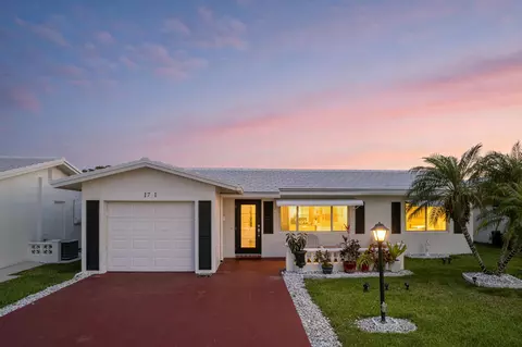 1701 SW 8th Ave, Boynton Beach, FL 33426