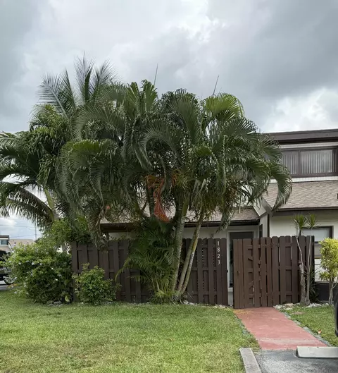 1823 Abbey Rd, West Palm Beach, FL 33415