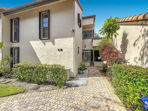 9701 N New River Canal Rd #108B, Plantation, FL 33324