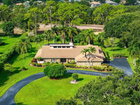 9405 Dundee Dr, Lake Worth, FL 33467