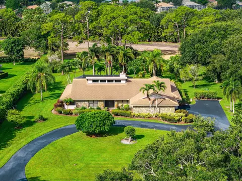 9405 Dundee Dr, Lake Worth, FL 33467