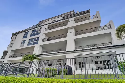 615 Bayshore Dr #402, Fort Lauderdale, FL 33304