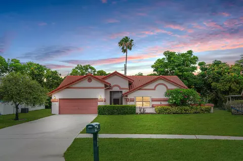 9297 Laurel Green Dr, Boynton Beach, FL 33437
