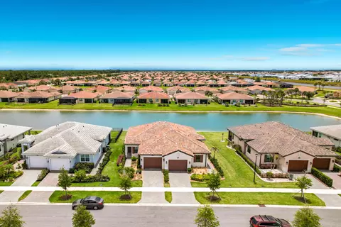 27051 SW Viterbo Way, Port Saint Lucie, FL 34986