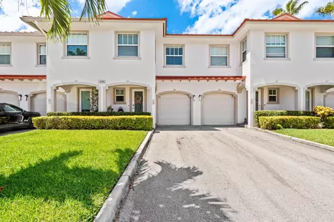 4086 W Palm Aire Dr #18, Pompano Beach, FL 33069