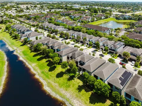 295 NW 33rd Ln, Pompano Beach, FL 33069