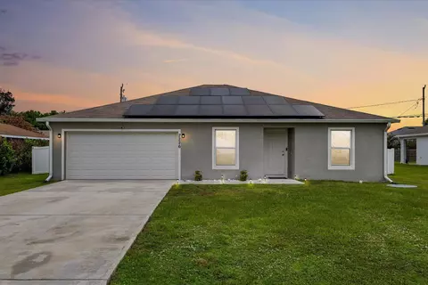 2226 SE Heathwood Cir, Port Saint Lucie, FL 34952