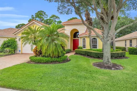 8821 Champions Way, Port Saint Lucie, FL 34986