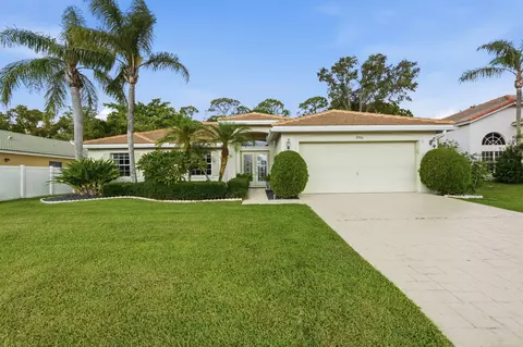 3916 Cypress Lake Dr, Lake Worth, FL 33467