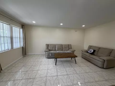 Living - 229 E Durham E #229, Deerfield Beach, FL 33442 photo 1 of 2