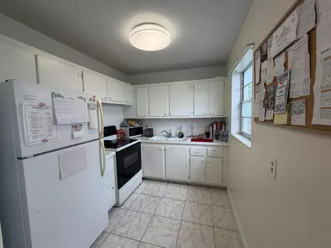 Kitchen - 229 E Durham E #229, Deerfield Beach, FL 33442 photo 1 of 1