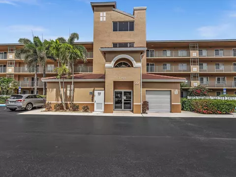 12511 Imperial Isle Dr #402, Boynton Beach, FL 33437