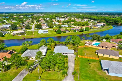 256 SW Ridgecrest Dr, Port Saint Lucie, FL 34953
