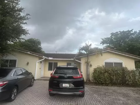 8362 NW 23rd Mnr, Coral Springs, FL 33065