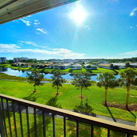 7260 Kinghurst Dr #406, Delray Beach, FL 33446