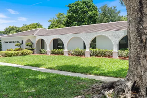 6749 S Grande Dr, Boca Raton, FL 33433