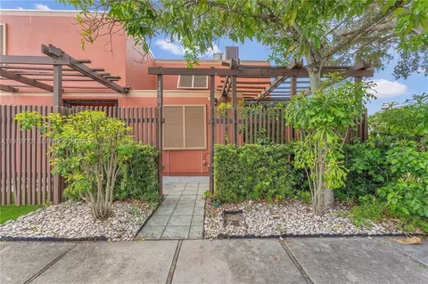 1490 Laguna Ln, Pembroke Pines, FL 33026