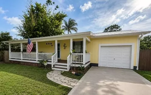 6518 SE Held Ct, Stuart, FL 34997