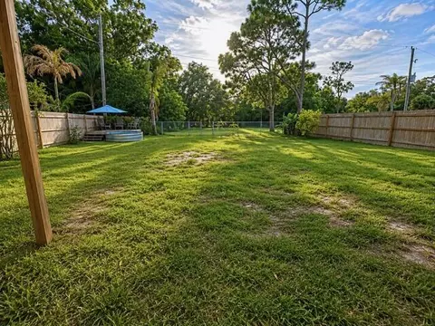 Exterior - 6518 SE Held Ct, Stuart, FL 34997 photo 6 of 8