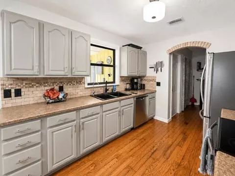 Kitchen - 6518 SE Held Ct, Stuart, FL 34997 photo 2 of 2