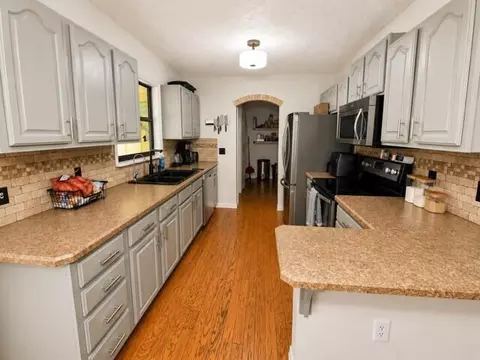 Kitchen - 6518 SE Held Ct, Stuart, FL 34997 photo 1 of 2