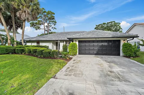 18169 Lake Bend Dr, Jupiter, FL 33458