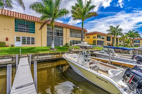 2600 S Kanner Hwy #T9, Stuart, FL 34994