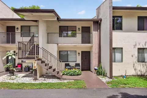 172 W Laurel Dr #1102, Margate, FL 33063