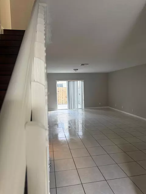 862 Summit Lake Dr, West Palm Beach, FL 33405