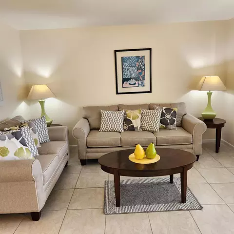 219 Coventry #J, West Palm Beach, FL 33417