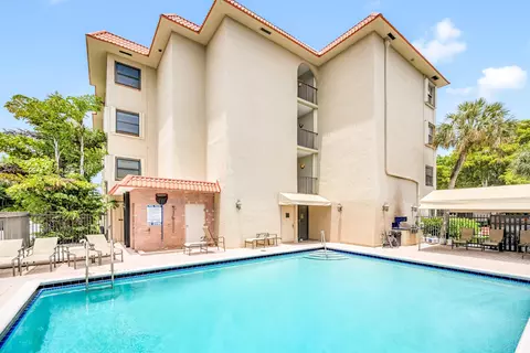 615 NE 12th Ave #312, Fort Lauderdale, FL 33304