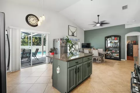 Kitchen - 2480 SE Springtree Pl, Stuart, FL 34997 photo 4 of 4