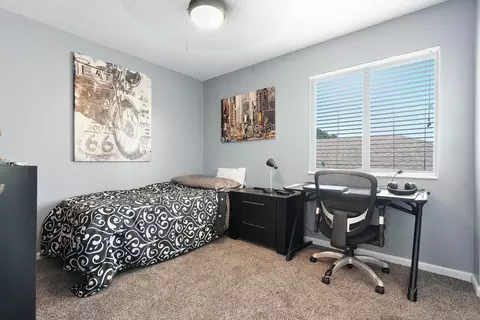 Bedroom - 2480 SE Springtree Pl, Stuart, FL 34997 photo 4 of 6