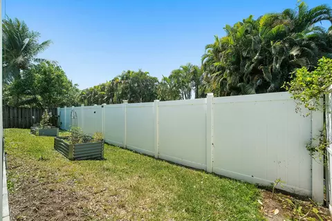 Exterior - 2480 SE Springtree Pl, Stuart, FL 34997 photo 8 of 8