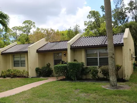 112 Lake Olive Dr, Royal Palm Beach, FL 33411