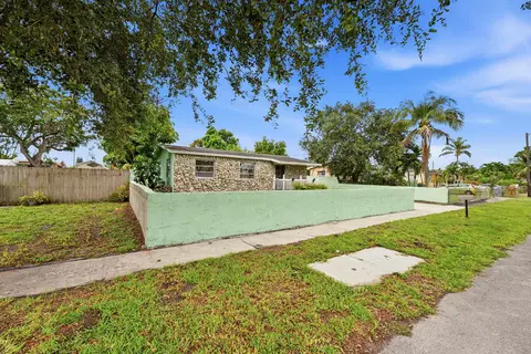 6404 Oak St, Hollywood, FL 33024