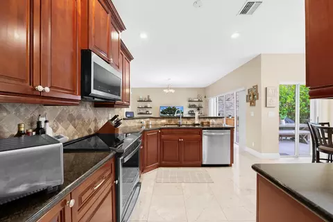 10927 La Salinas Cir, Boca Raton, FL 33428