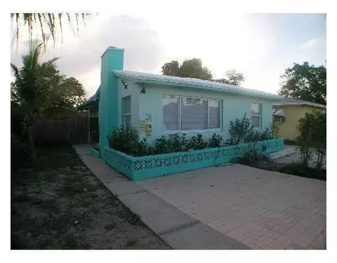 1015 S K St, Lake Worth Beach, FL 33460