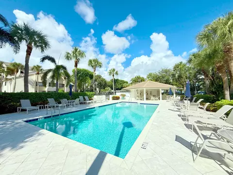 Exterior - 811 Oak Harbour Dr, Juno Beach, FL 33408 photo 4 of 6