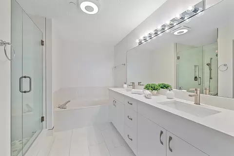 Bath - 811 Oak Harbour Dr, Juno Beach, FL 33408 photo 1 of 3