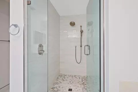 Bath - 811 Oak Harbour Dr, Juno Beach, FL 33408 photo 2 of 3