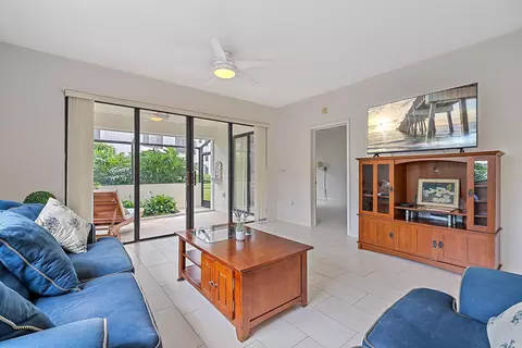 Living - 811 Oak Harbour Dr, Juno Beach, FL 33408 photo 3 of 4