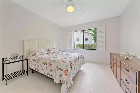 Bedroom - 811 Oak Harbour Dr, Juno Beach, FL 33408 photo 3 of 3